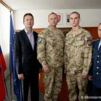 M. Glváč: „Som rád, že zdravotný stav oboch zranených vojakov sa rapídne zlepšuje. Veríme, že útočníka dolapia“