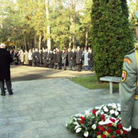 Jednotky Veliteľstva posádky Bratislava na spomienkovom podujatí  pri príležitosti Dňa boja za slobodu a demokraciu