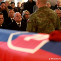 Posledná rozlúčka s kapitánom Edmundom Makovníkom