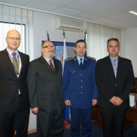 NATO Charity Bazaar 2013 - odovzdanie šekov