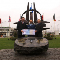 NATO Charity Bazaar 2013 - odovzdanie šekov