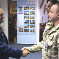 Vojenskí pozorovatelia z Egypta a Sýrie ocenení medailami