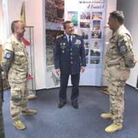 Vojenskí pozorovatelia z Egypta a Sýrie ocenení medailami