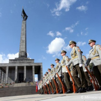 Minister obrany Martin Glváč si na Slavíne uctil obete 2. svetovej vojny