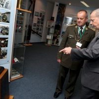 Generál Allen diskutoval s príslušníkmi rezortu obrany