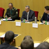 Generál Allen diskutoval s príslušníkmi rezortu obrany